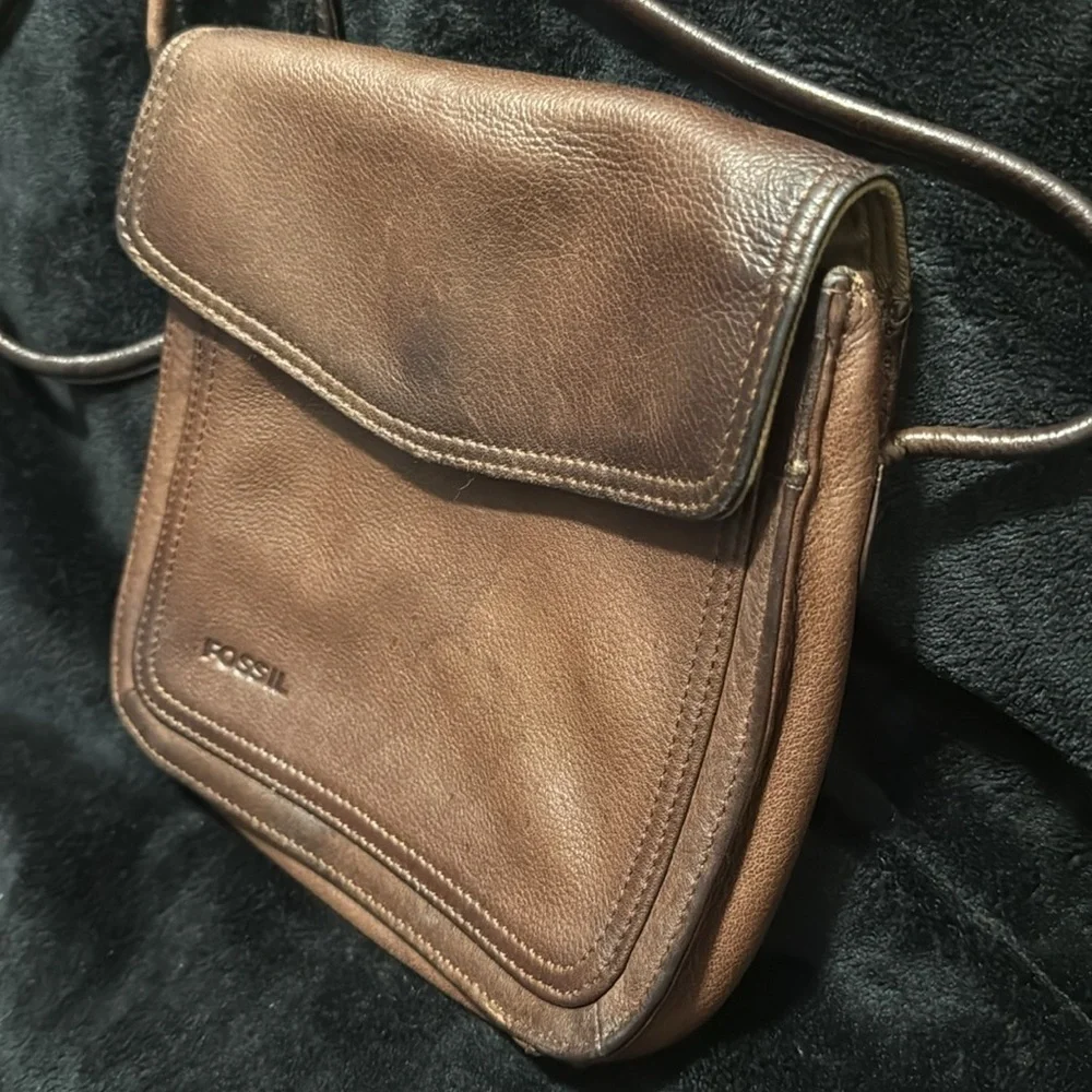 Fossil crossbody bag purse brown 100% Genuine leather.